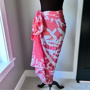 NWT Casual Movements coral and white sarong/ wrap